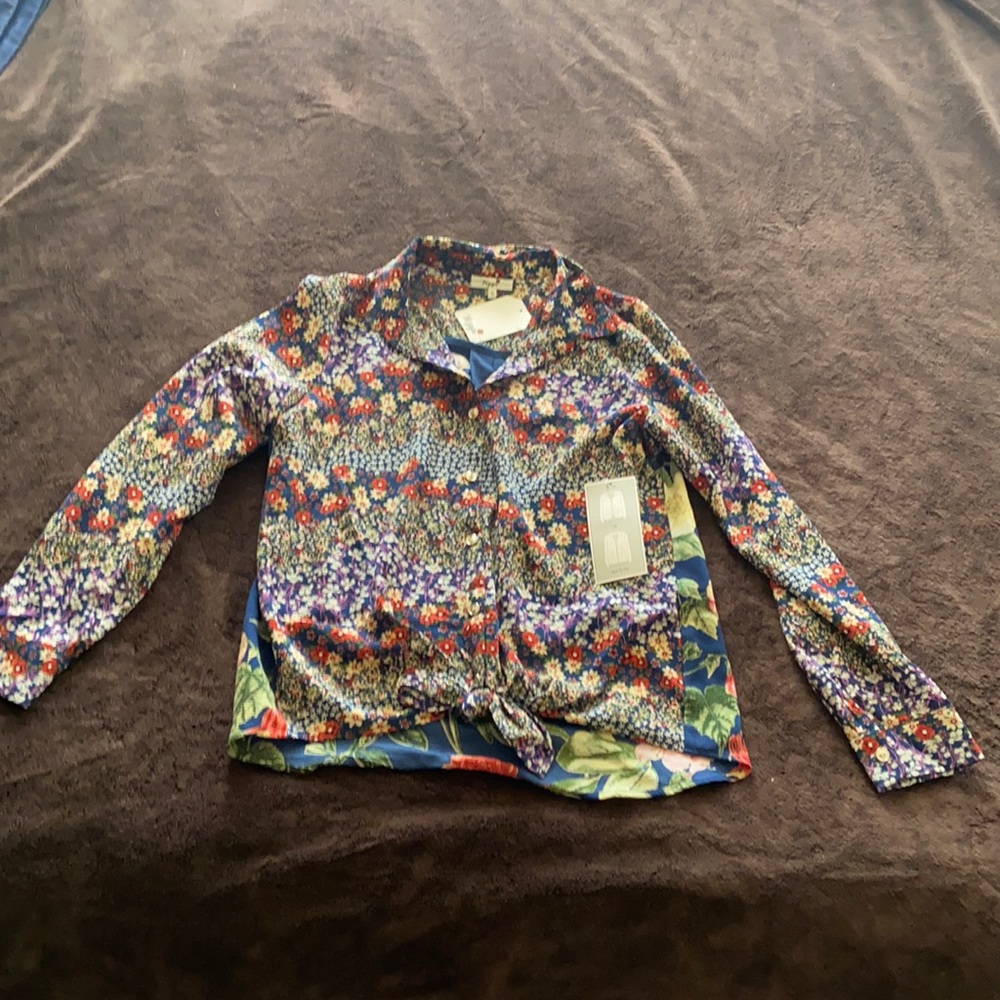 NWT Poppi flower adjustable button down blouse S